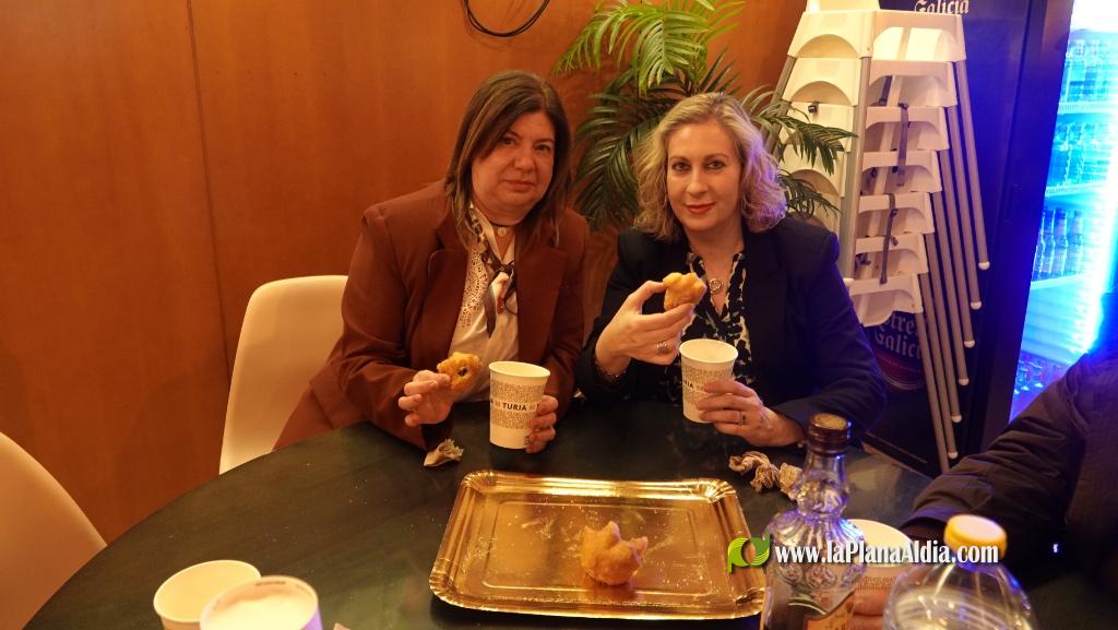 La Caixa Rural de Borriana obsequia els ve?ns i ve?nes amb el tradicional berenar de bunyols i mistela