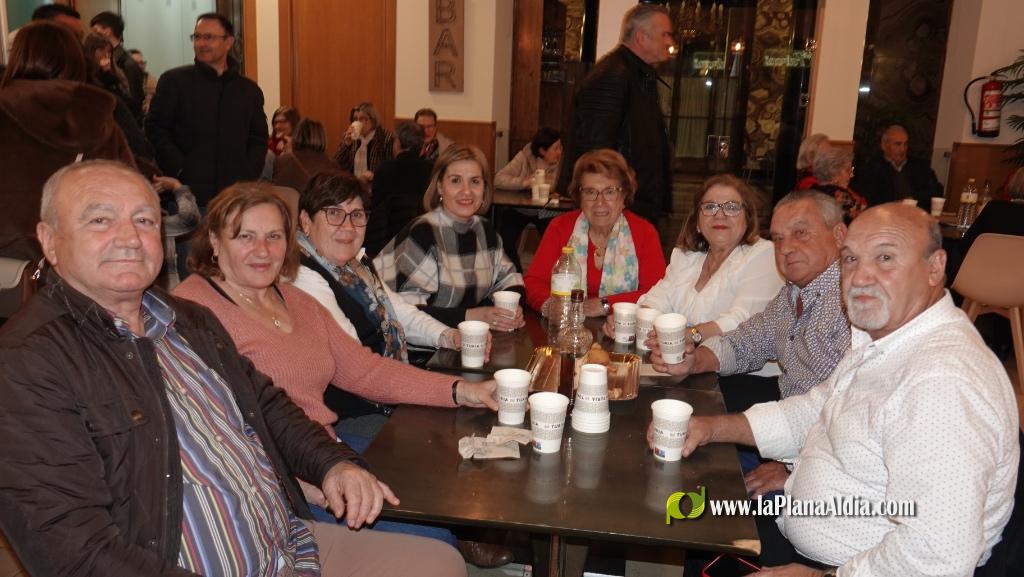 La Caixa Rural de Borriana obsequia els ve?ns i ve?nes amb el tradicional berenar de bunyols i mistela