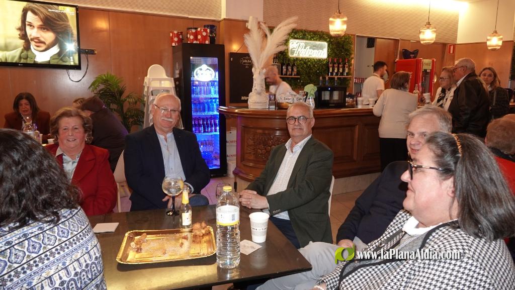 La Caixa Rural de Borriana obsequia els ve?ns i ve?nes amb el tradicional berenar de bunyols i mistela