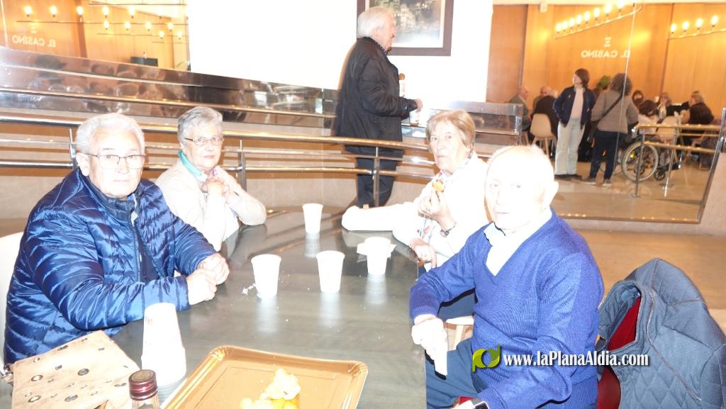 La Caixa Rural de Borriana obsequia els ve?ns i ve?nes amb el tradicional berenar de bunyols i mistela