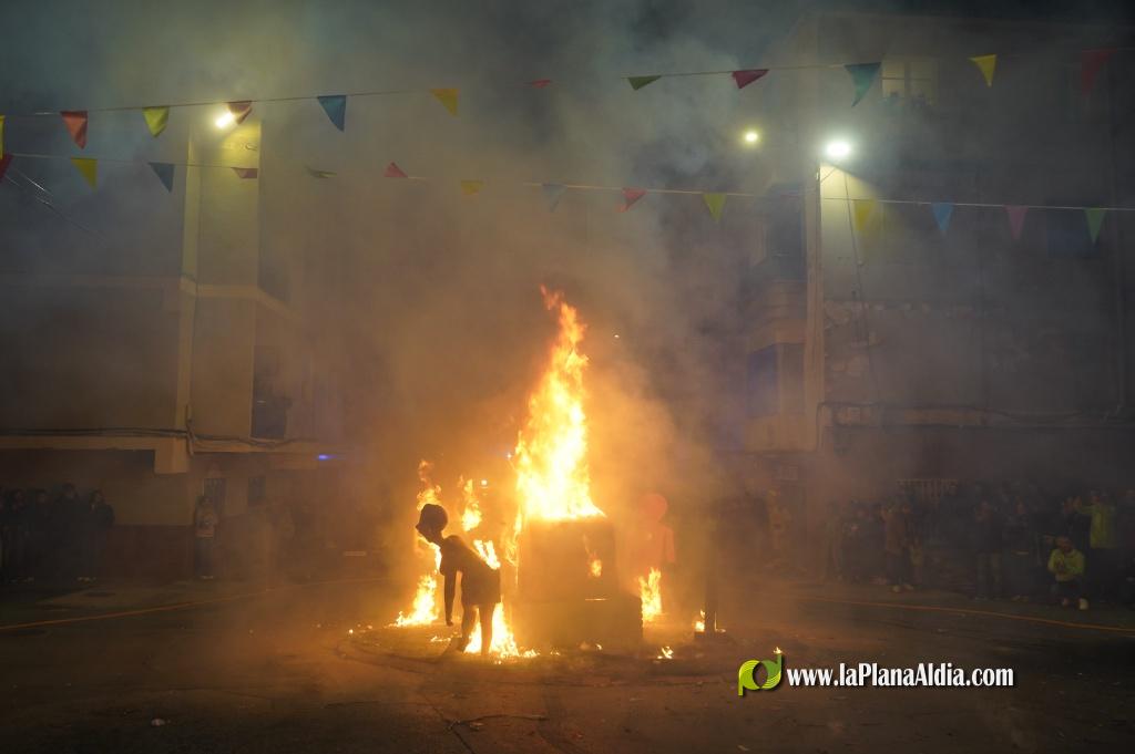 La Vall acomiada les falles 2026 amb la Nit de la Crem?