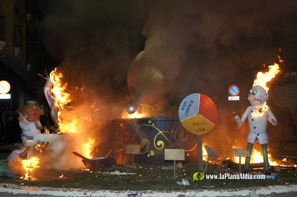 La Vall acomiada les falles 2026 amb la Nit de la Crem?