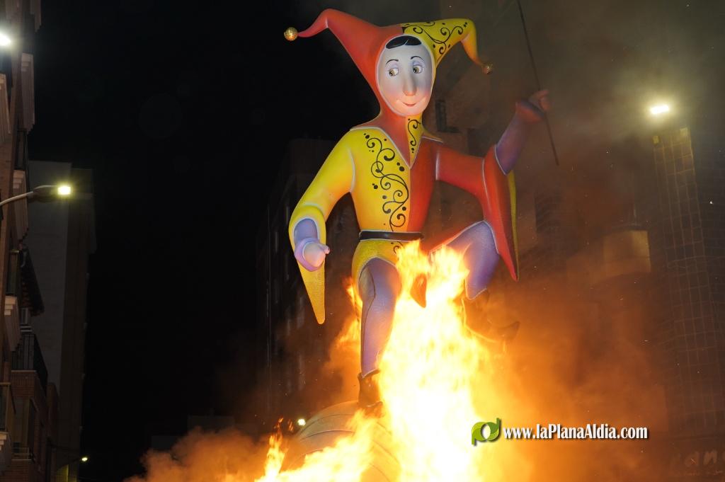 La Vall acomiada les falles 2026 amb la Nit de la Crem?