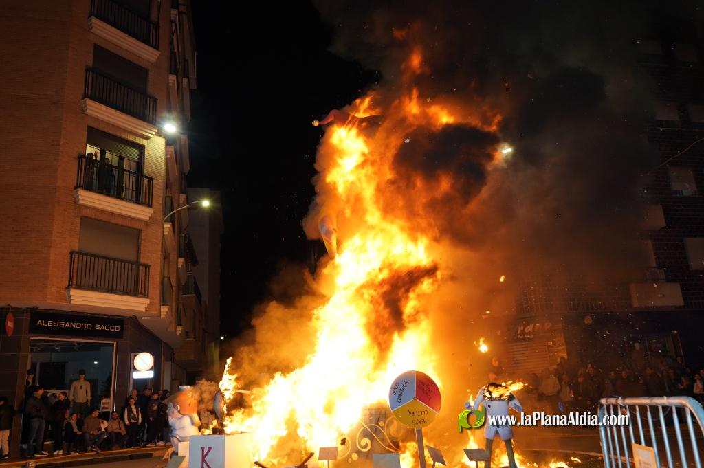 La Vall acomiada les falles 2026 amb la Nit de la Crem?
