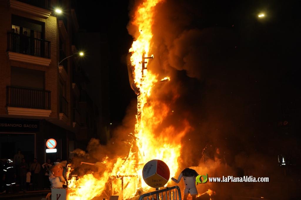 La Vall acomiada les falles 2026 amb la Nit de la Crem?