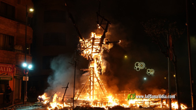 la-crema-da-paso-a-un-nuevo-ejercicio-fallero-en-burriana