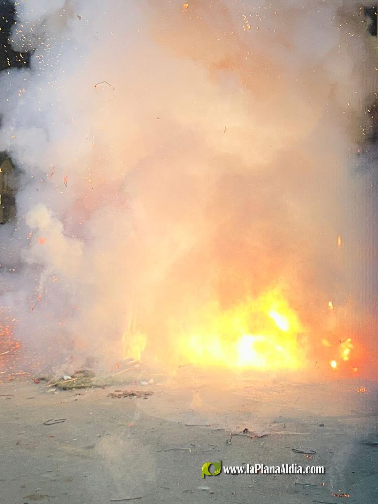 La Crem? d?na pas a un nou exercici faller a Borriana