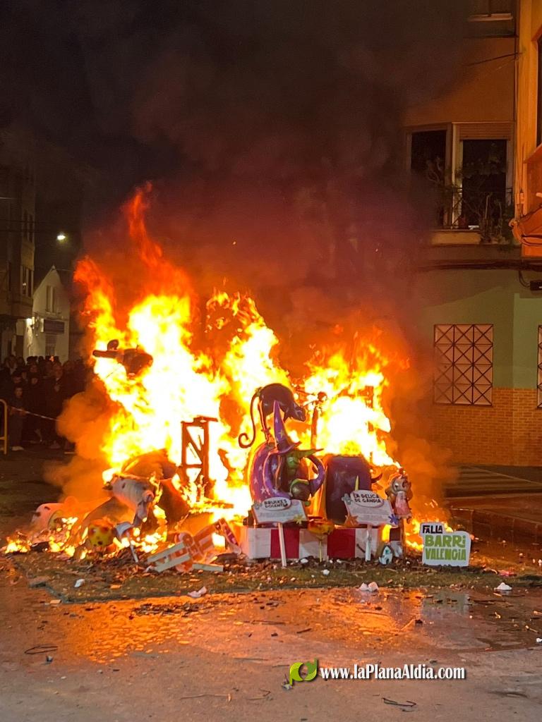 La Crem? d?na pas a un nou exercici faller a Borriana