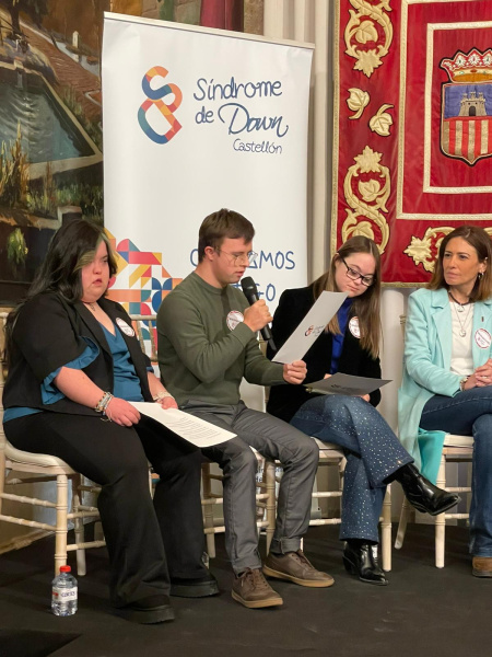 Queremos decidir sobre nuestra vida: las personas con s�ndrome de Down llevan sus reivindicaciones al pleno de la Diputaci�n