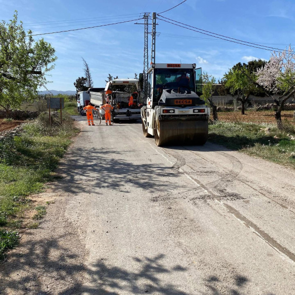 tirig-asfaltara-el-camino-rural-hacia-cati-tras-obtener-una-subvencion-de-la-generalitat-valenciana