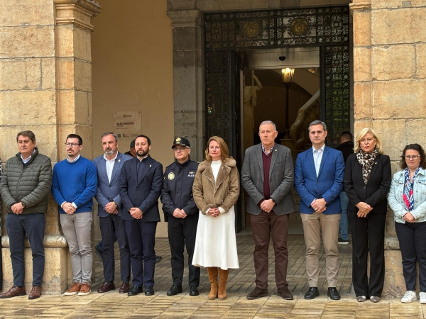 El Ayuntamiento de Castell�n condena el asesinato de una ni�a en Torrevieja con un minuto de silencio en su memoria