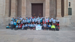 La XXVII Pujada a Peu Sant Pasqual a Vila-real reuneix autoritats i presenta llibre sobre cinquanta anys de la Setmana Santa