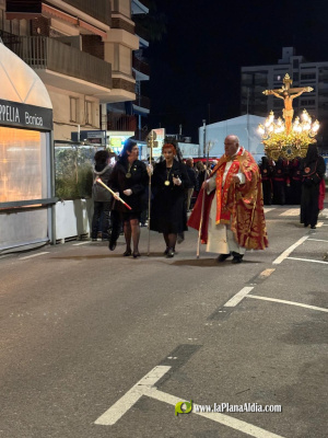 Burriana inicia las procesiones de Semana Santa con la Subida al Trono del Cristo del Mar