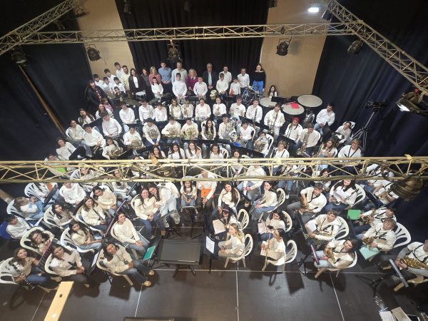 oropesa-del-mar-celebra-el-talento-joven-en-el-v-festival-de-bandas-jovenes-y-da-la-bienvenida-a-los-nuevos-integrantes-de-la-banda-jove-de-la-umo