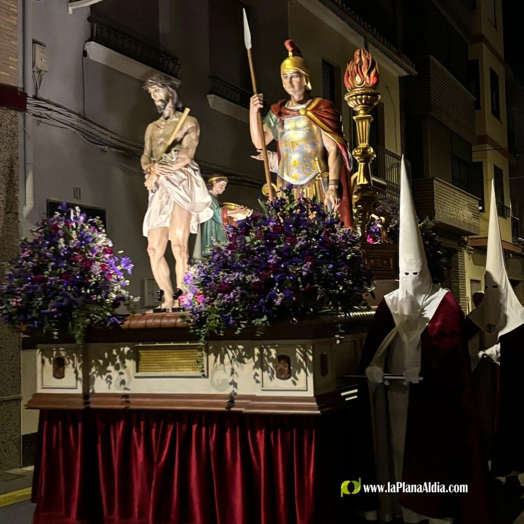 El pas de l'Ecce Homo desfila pels carrers de Borriana
