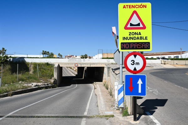 almassora-instala-se-ales-luminicas-inteligentes-en-el-camino-benafeli-para-reforzar-la-seguridad-ante-inundaciones