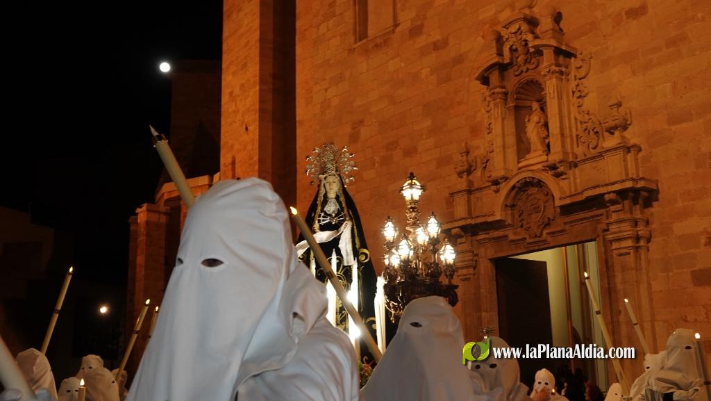La Verge dels Dolors recorre Borriana en una solemne process? nocturna de Dimecres Sant