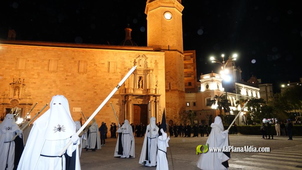 La Verge dels Dolors recorre Borriana en una solemne process? nocturna de Dimecres Sant
