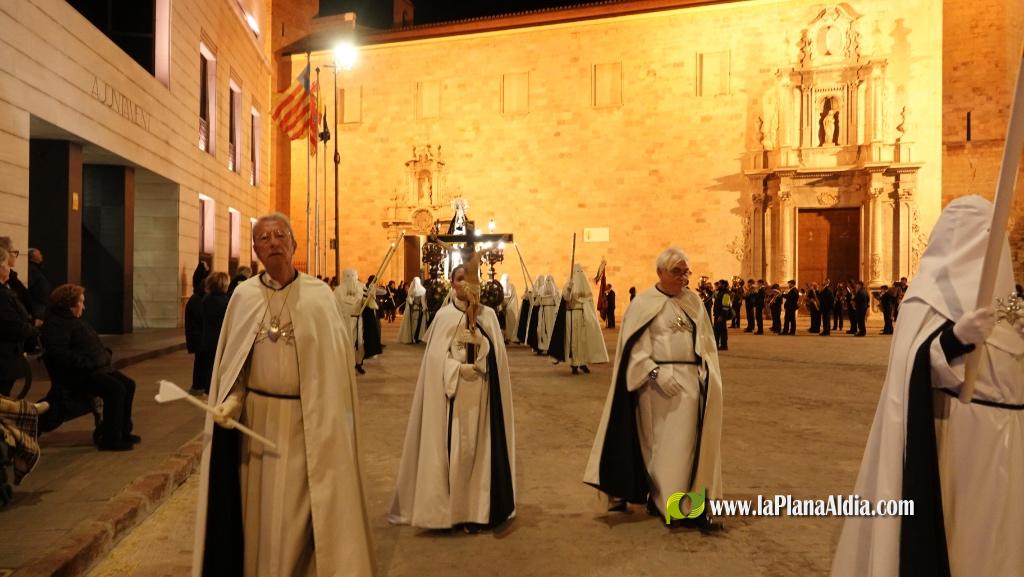 La Verge dels Dolors recorre Borriana en una solemne process? nocturna de Dimecres Sant