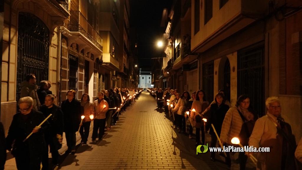 La Verge dels Dolors recorre Borriana en una solemne process? nocturna de Dimecres Sant