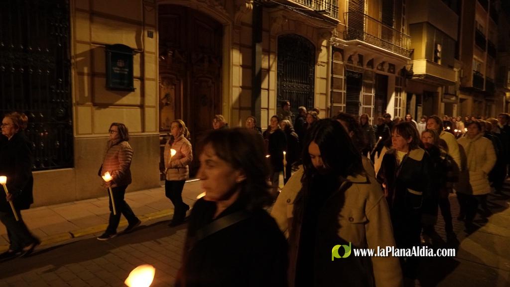 La Verge dels Dolors recorre Borriana en una solemne process? nocturna de Dimecres Sant