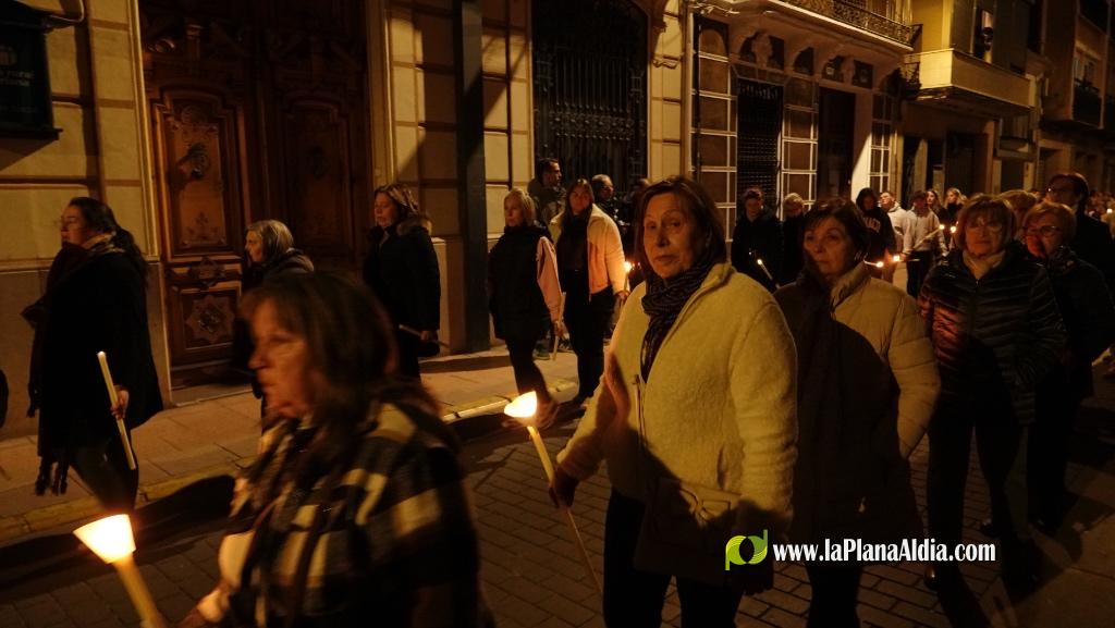 La Verge dels Dolors recorre Borriana en una solemne process? nocturna de Dimecres Sant