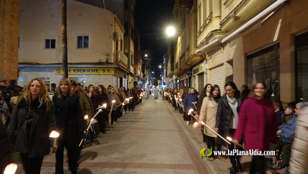 La Verge dels Dolors recorre Borriana en una solemne process? nocturna de Dimecres Sant