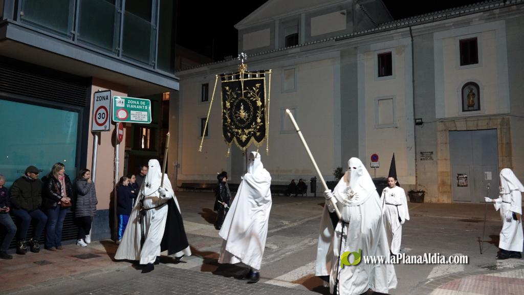 La Verge dels Dolors recorre Borriana en una solemne process? nocturna de Dimecres Sant