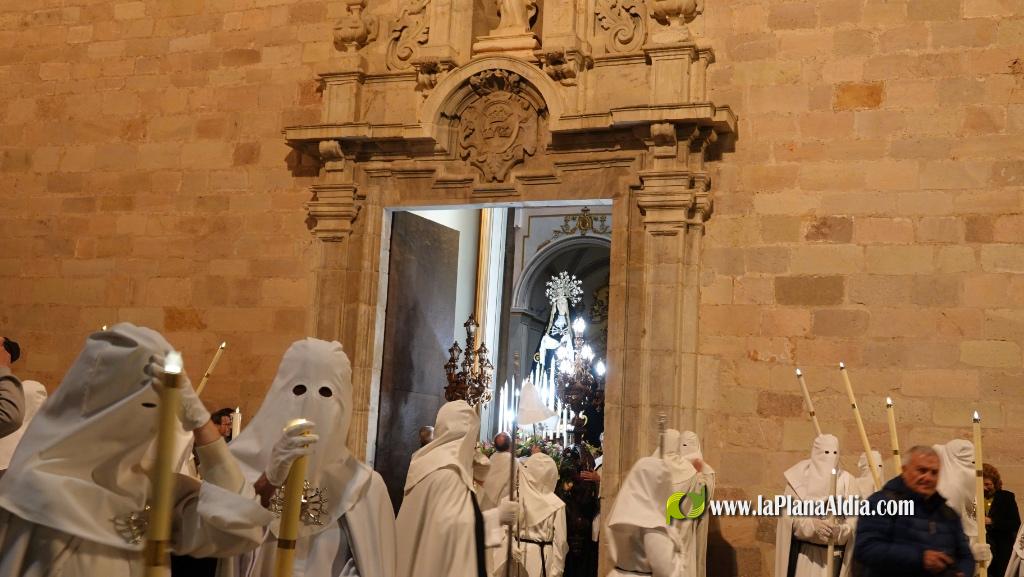 La Verge dels Dolors recorre Borriana en una solemne process? nocturna de Dimecres Sant