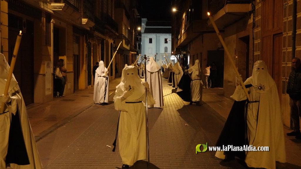 La Verge dels Dolors recorre Borriana en una solemne process? nocturna de Dimecres Sant