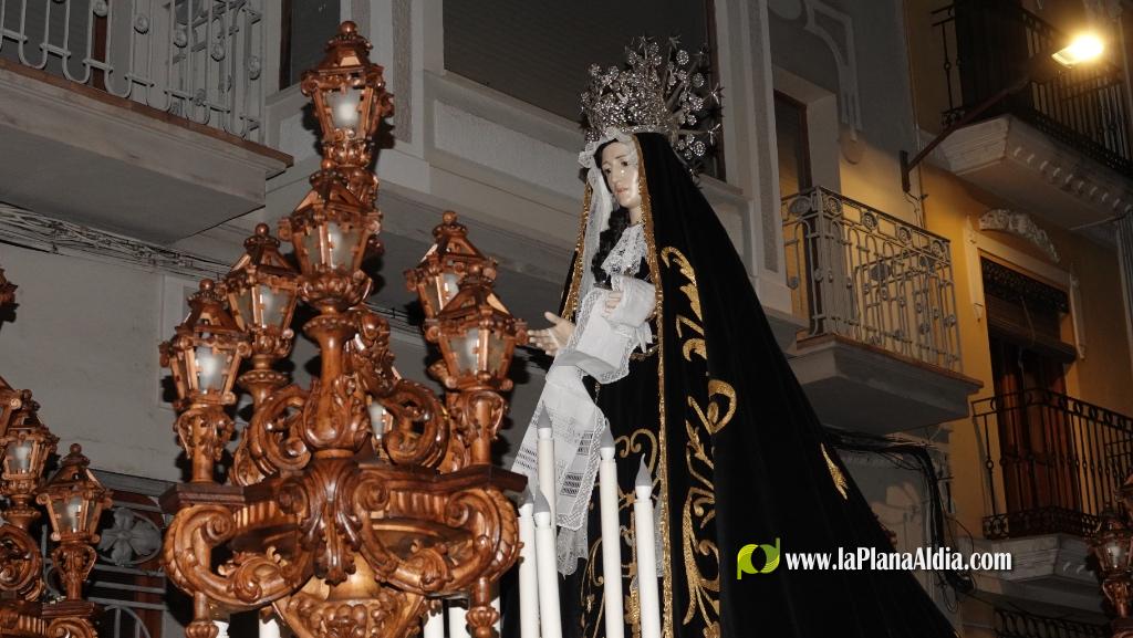 La Verge dels Dolors recorre Borriana en una solemne process? nocturna de Dimecres Sant