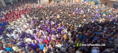 l-alcora-rinde-homenaje-a-melchor-paus-con-la-rompida-de-la-hora-y-mas-de-mil-tambores