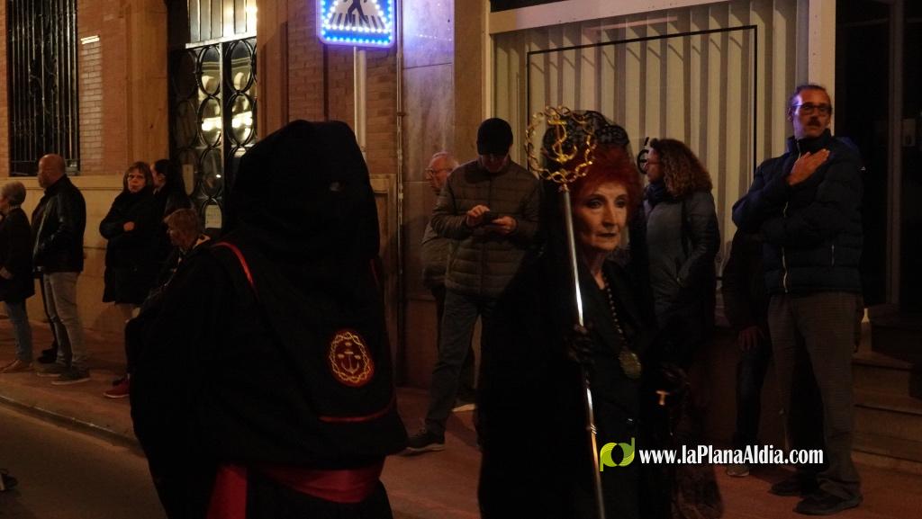 El silenci i la devoci? marquen la Process? del Sant Enterrament a Borriana