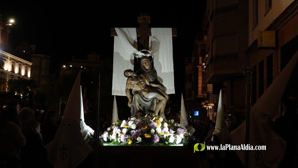 El silenci i la devoci? marquen la Process? del Sant Enterrament a Borriana