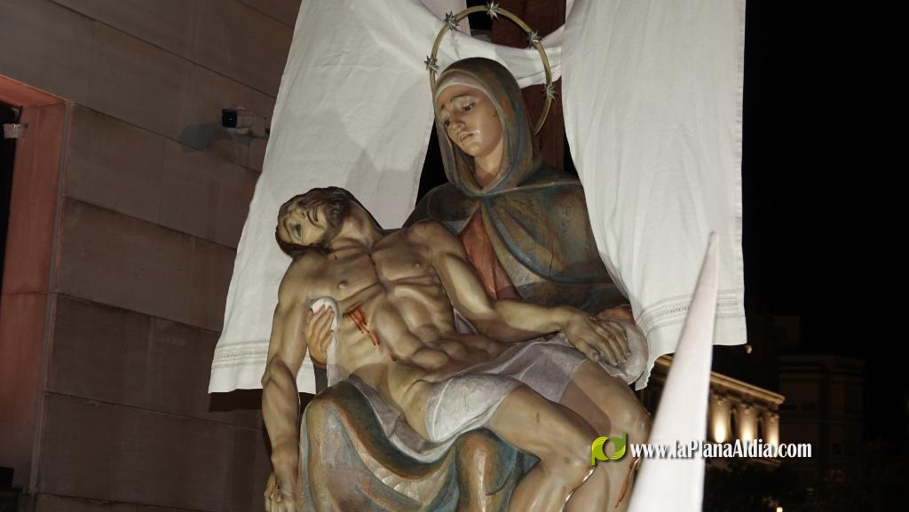 El silenci i la devoci? marquen la Process? del Sant Enterrament a Borriana