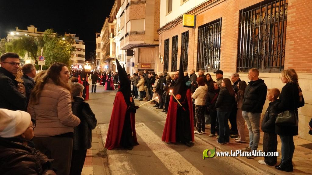 El silenci i la devoci? marquen la Process? del Sant Enterrament a Borriana