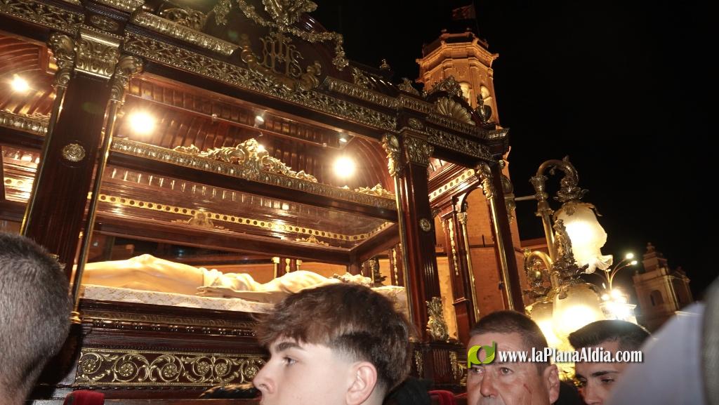 El silenci i la devoci? marquen la Process? del Sant Enterrament a Borriana