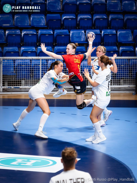 almassora-reconoce-el-talento-de-martina-catala-molla-y-carla-grifo-pons-tras-su-destacada-proyeccion-deportiva