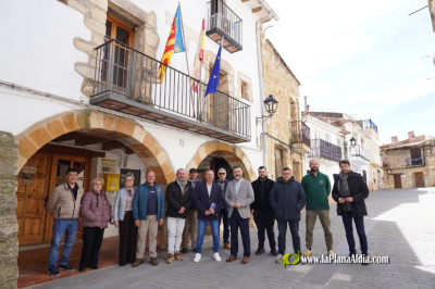 los-empresarios-turisticos-de-pobla-de-benifassa-comparten-con-el-consell-retos-de-futuro