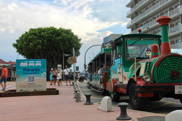 El Grao estrena tren tur�stico para la novena edici�n de Escala Castello