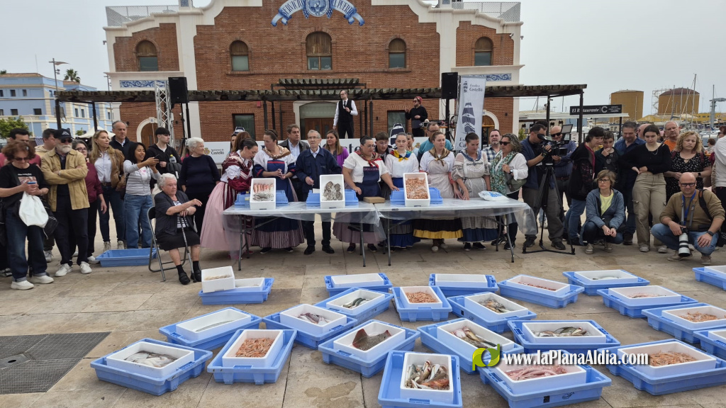 La subasta tradicional de pescado y el mercado marinero, grandes atractivos de la ma�ana en Escala a Castello