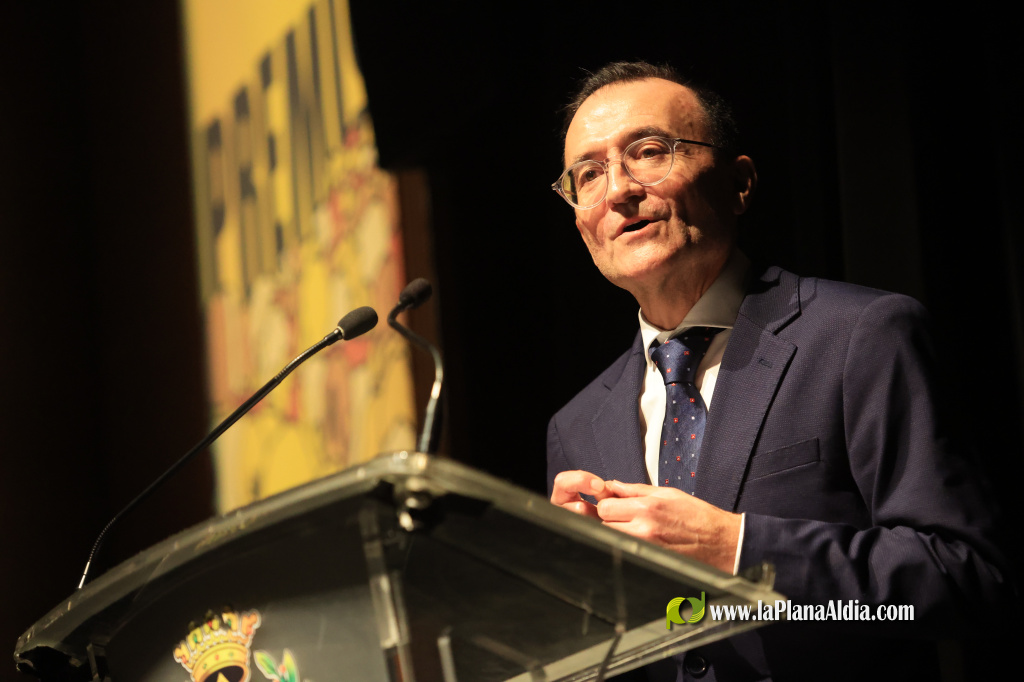 Juanjo Clemente, mantenedor del preg�n e imposici�n de bandas a la reina de las fiestas 2026 en Vila-real