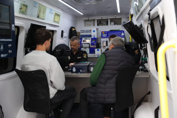 Burriana agota todas las citas en nueva jornada del VIDOC para renovar DNI y pasaporte