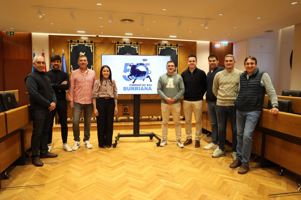 burriana-reune-a-los-presidentes-historicos-de-la-comissio-del-bou-para-presentar-el-50-o-aniversario