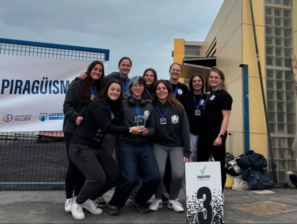 Burriana vuelve a brillar en la �lite nacional del kayak polo