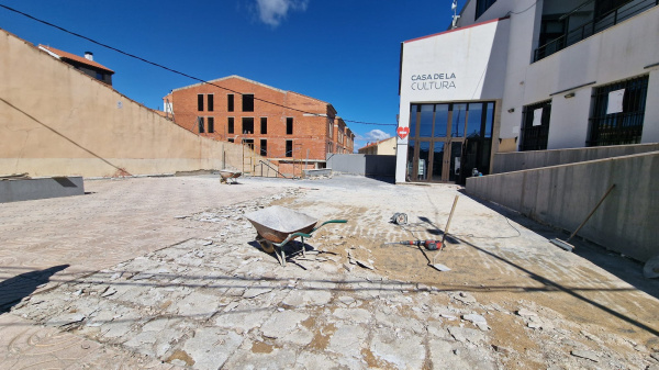 Vilafranca inicia la rehabilitaci�n de la placeta de la Casa de la Cultura