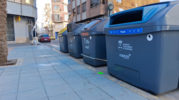 Burriana instala 84 nuevos contenedores de gran capacidad para acabar con las bolsas fuera de los puntos de recogida