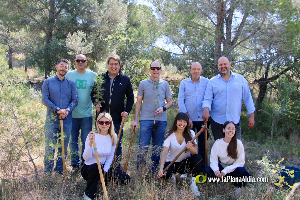 L'Ajuntament i MAHLE Eco Rallye Comunitat Valenciana reforcen el seu compromís amb la sostenibilitat plantant 48 arbres a la Magdalena