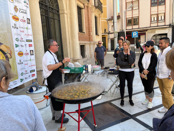 Castell�n refuerza su apuesta por la gastronom�a con un showcooking de paella valenciana en la Plaza de las Aulas
