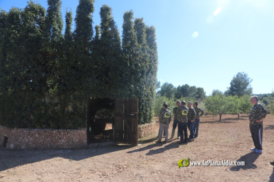 asamblea-de-apaval-en-alcora-defiendiendo-el-cesto-malla-como-esperanza-de-la-caza-tradicional-del-para